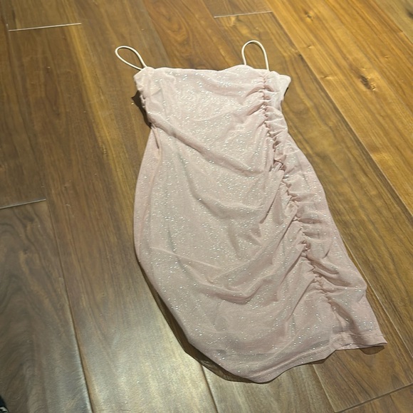 Beautiful pink sparkly dress. - Picture 1 of 4